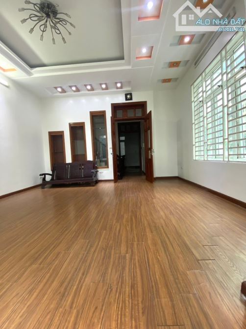 MẶT NGÕ TRẦN QUỐC HOÀN - 15M RA PHỐ - NGÕ ÔTÔ TRÁNH, KINH DOANH MỌI LOẠI HÌNH - GIÁ 19 TỶ - 2