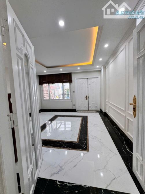 Hoàng Quốc Việt -ô tô tránh Kinh doanh VP 6 tầng thang máy thông sàn - 2