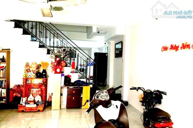Hoa Đào, Phú Nhuận, bán nhà 3 tầng ở ngay, gần phố ẩm thực, sổ hồng riêng ! - 2