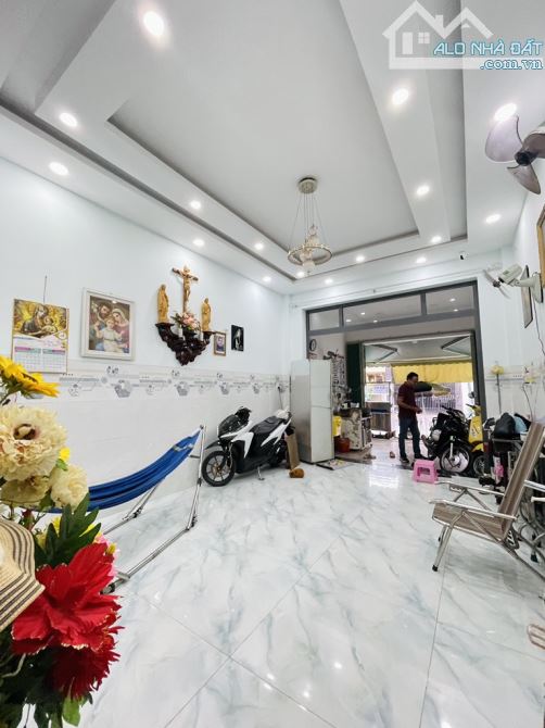 Mặt tiền kinh doanh, đuòng 12m, 4 tầng, 68m2, Giá chỉ : 7.9 tỷ, Tô Ngọc Vân, Gò Vấp - 2