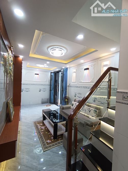 Nhà mới 2 tầng 3pn Bến Bình Đông quận 8 - 2