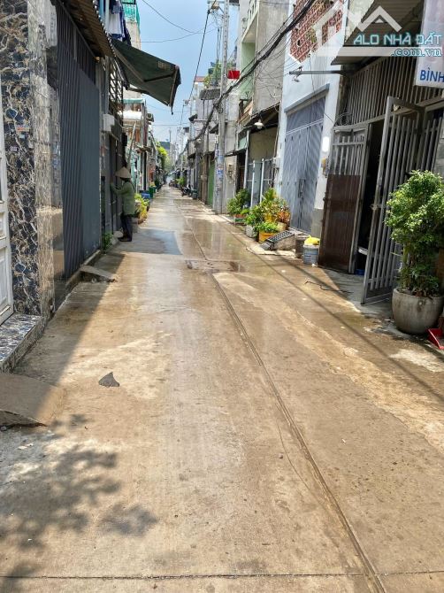 ✨ 1 TRỆT 1 LẦU (gồm: 2PN, 2WC), HẺM XE HƠI, DIỆN TÍCH: 43M2 (Ngang 4M x Dài 11M) - 3,9 TỶ - 2
