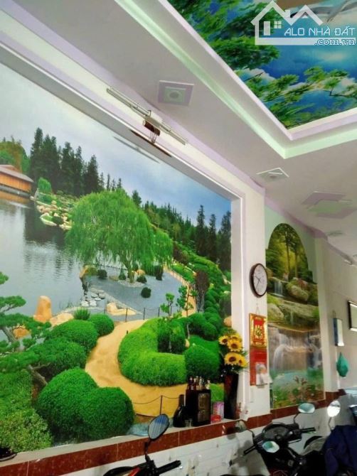 Bán nhà 3 Tầng ngay Trung Tâm Dĩ An,Gần trường THPT Dĩ An,đường 2 ô tô - 2