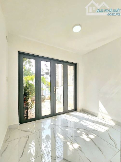 Nhà ĐSH 3 căn Hẻm 2637 HTP, 1 trệt 2 lầu + Sân thượng Diện tích: 3 x 12m - 2