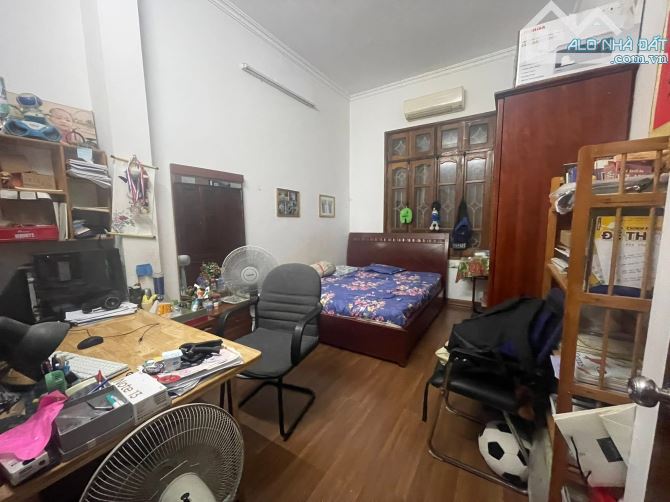 Bán nhà Mặt phố Vũ Tông Phan - Thanh Xuân DT: 70m2, 4 tầng, mt3.5m, giá nhỉnh 22 tỷ - 3