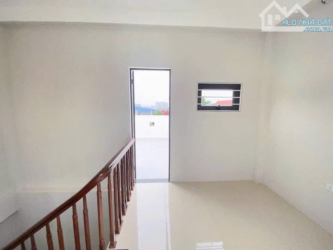Chuyển công tác,cần chuyển nhượng,nhà lô góc, đường ôtô tránh 33m2,cạnh cấp 1,2 giá 2.5 tỷ - 3