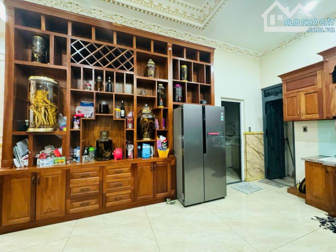 Nhà MT Nguyễn Văn Trỗi : 1 hầm 1 trệt 2 lầu : Dt 5 x 20 full nội thất - Hoàn công - 3
