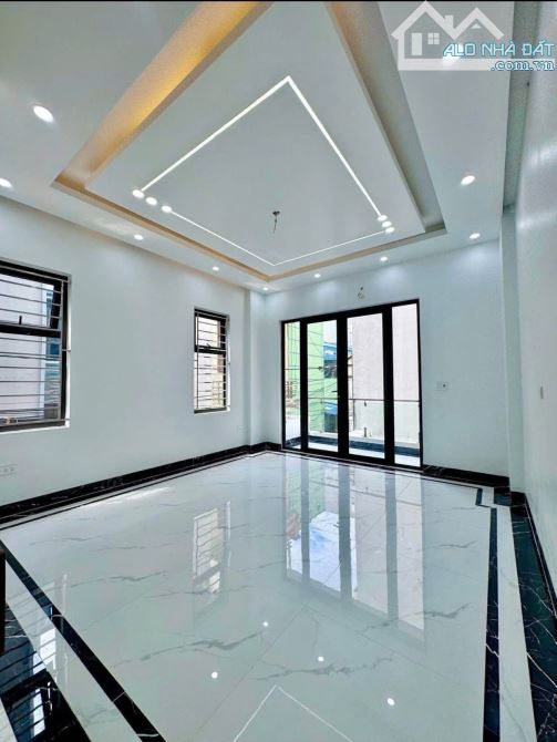 Căn Nhà Siêu Phẩm Ngay HXH Trần Bình Trọng, Bình Thạnh 57.2m2 SHR 1T3L4PN Giá chỉ 2,59 Tỷ - 3