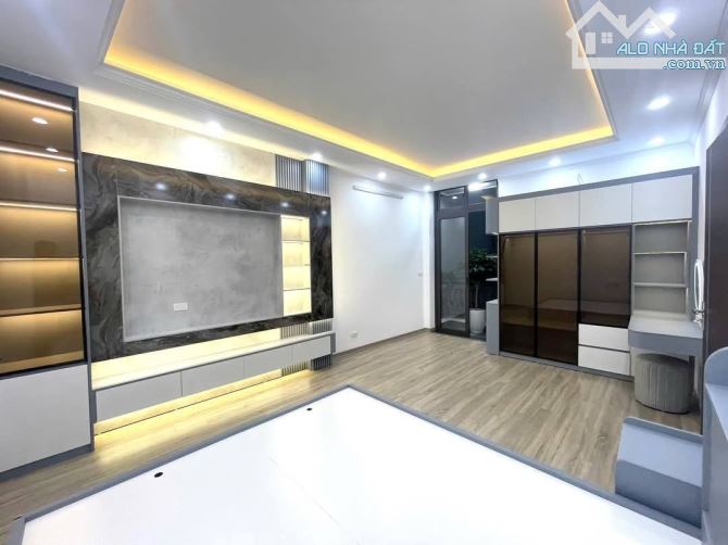 BÁN NHÀ KHƯƠNG ĐÌNH, THANH XUÂN. 5 TẦNG - NHÀ ĐẸP Ở LUÔN - NGÕ NÔNG GẦN PHỐ - FULL NỘI THẤ - 3