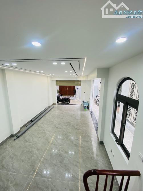 Bán nhà 6 tầng thang máy – lô góc – ô tô đỗ cửa – Dt 45m2 – mt 4,2m - Giá hơn 7 tỷ - 3