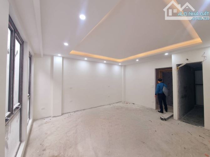 BÁN NHÀ QUỐC TỬ GIÁM. ĐỐNG ĐA. 54M2 4 TẦNG MT 4M GIÁ 17,9 TỶ- PHÂN LÔ- OTO TRÁNH- VĂN - 3