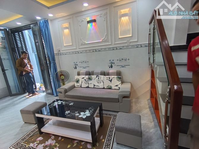 Nhà mới 2 tầng 3pn Bến Bình Đông quận 8 - 3