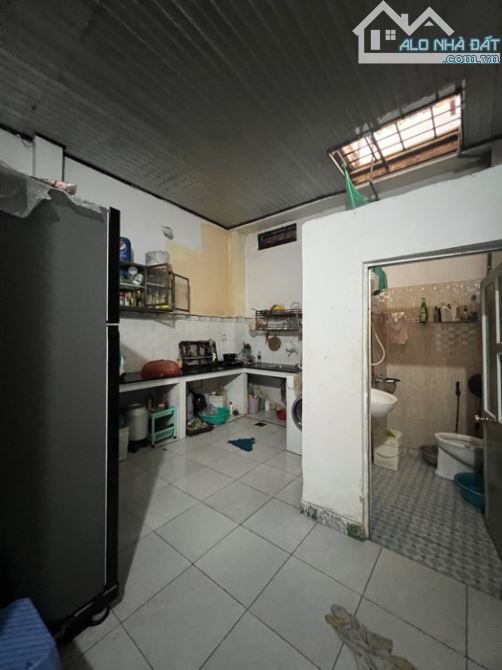 HXT - CÁCH MẶT TIỀN THỐNG NHẤT VÀI BƯỚC CHÂN - KINH DOANH NHỘN NHỊP - DT: 74M2, GIÁ NHỈNH - 3