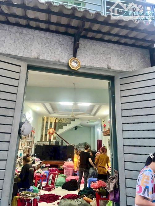 ✨ 1 TRỆT 1 LẦU (gồm: 2PN, 2WC), HẺM XE HƠI, DIỆN TÍCH: 43M2 (Ngang 4M x Dài 11M) - 3,9 TỶ - 3