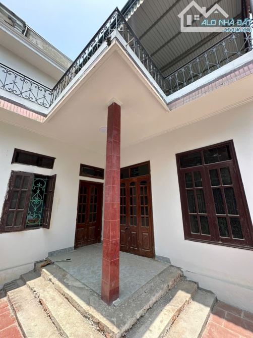 BÁN GẤP LÔ ĐẤT SẴN NHÀ 2 TẦNG KIÊN CỐ CÓ DT 135m2 FULL THỔ CƯ BÁM ĐƯỜNG NHỰA - 3