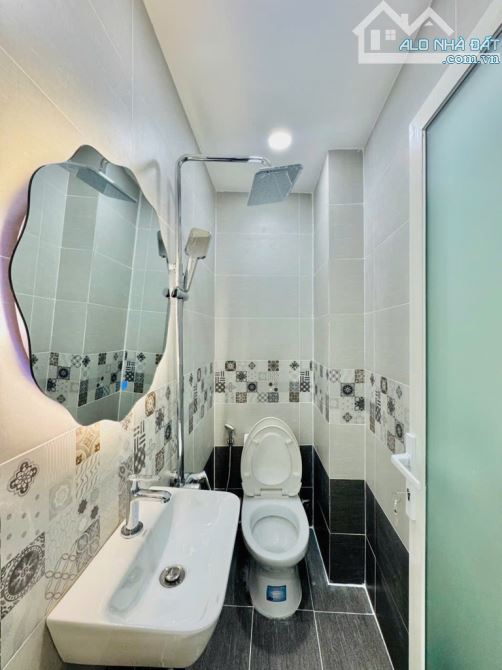 BẠCH ĐẰNG P24 Bình thạnh - 25m2- 5 TẦNG - 3 pn - giá 4,95 ttr - 4
