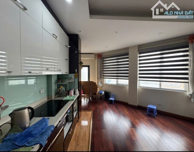BÁN NHÀ MẶT PHỐ PHẠM VĂN ĐỒNG – KINH DOANH ĐỈNH, Ở CỰC SANG–CHỈ VIỆC XÁCH VALI VỀ Ở! 40M2 - 4