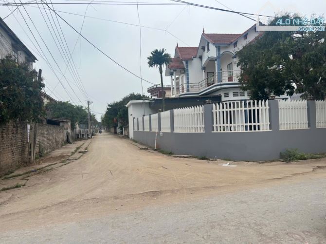 Hot Hot !! Mặt tiền 10m rộng nhất Đông Tảo Khoái Châu - 4