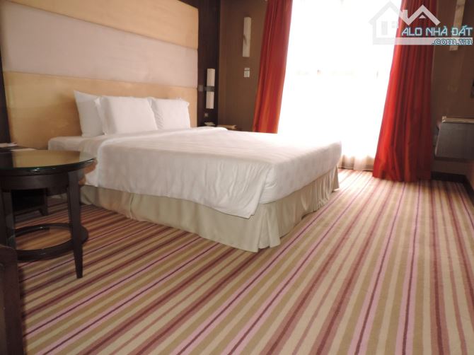 Bán khách sạn 5 sao phố Cổ Hoàn Kiếm Đẳng Cấp, Hầm, Kinh doanh đỉnh, DT 340m² Giá 331 tỷ