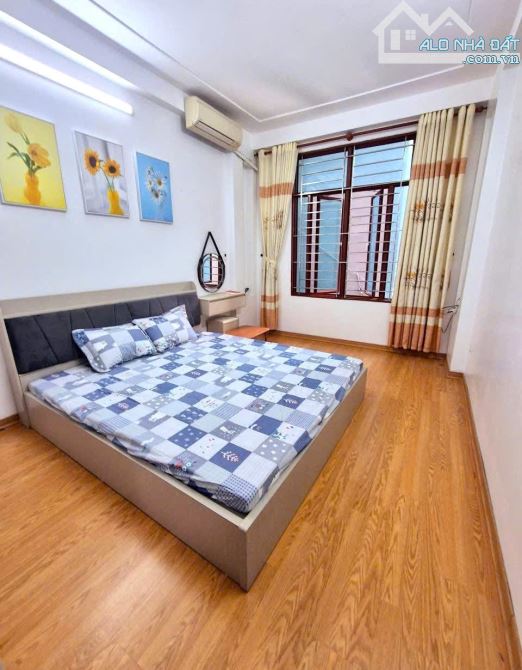 Ngã tư Sở - Nhỉnh 6 đồng - Dân xây - Gần phố - Trước nhà rộng thoáng - Full nội thất. - 4