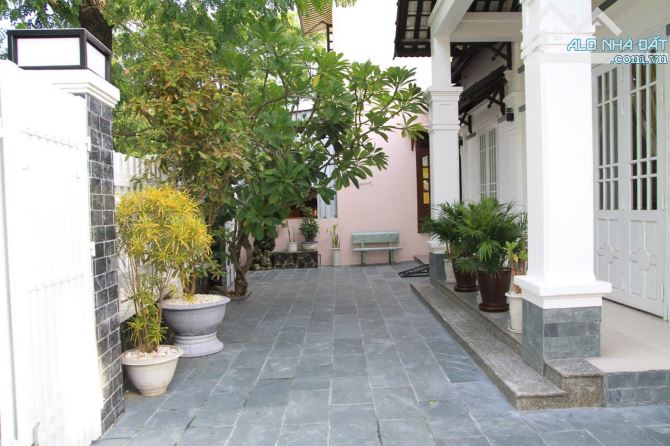 Biệt thự hiện đại, tọa lạc tại đường Lý Thái Tổ,260mv chỉ 17ty - 4