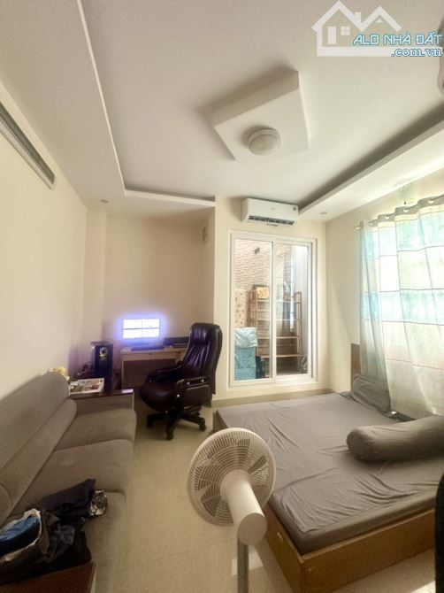 NHÀ GẦN CÔNG VIÊN GIA ĐỊNH 56M2 (4x14m), THÔNG THÍCH QUẢNG ĐỨC 4 TẦNG, 5PN CHỈ NHỈNH 6 TỶ - 4