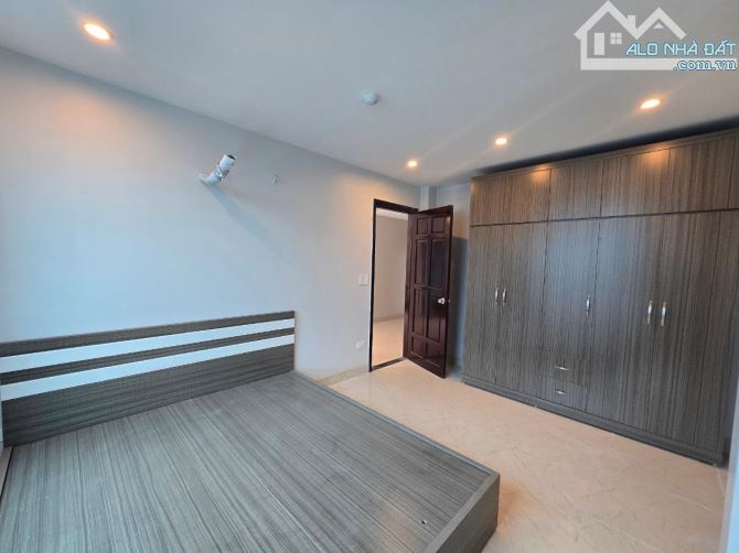 CHÍNH CHỦ BÁN NHÀ MẶT NGÕ PHẦN KẾ BÍNH DT: 75M2, Mt: 9M,  8 ầng - 4