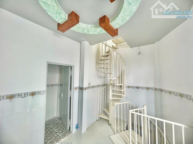 🏡 Nhà 1 trệt 2 lầu ngay trung tâm Cần Thơ - Giá tốt! 890 triệu thương lượng - 4