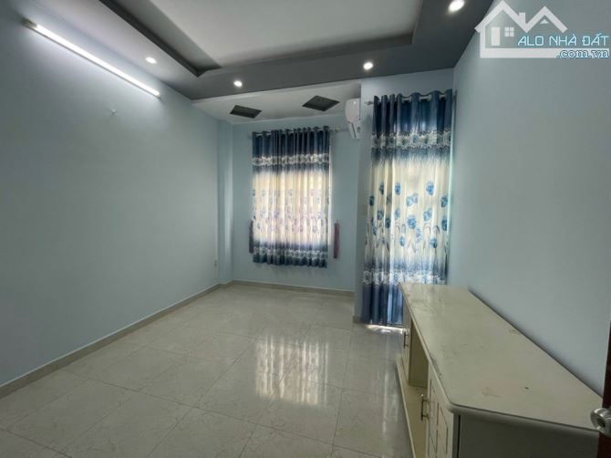 NHÀ ĐẸP - LÔ GÓC K LỘ GIỚI - GẦN ST LOTTE NG.V.LƯỢNG & CV LÀNG HOA - HXH - 3 TẦNG - 4