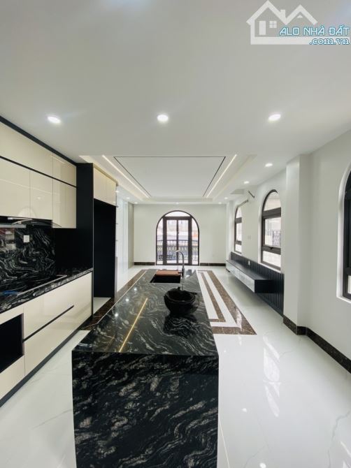 Bán nhà 6 tầng thang máy – lô góc – ô tô đỗ cửa – Dt 45m2 – mt 4,2m - Giá hơn 7 tỷ - 4