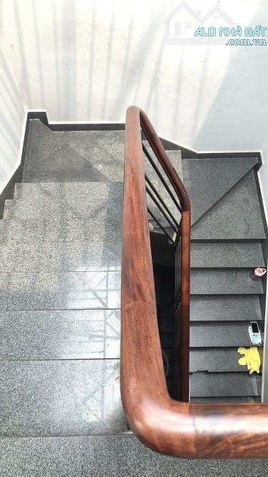 NHÀ ĐẸP 65M² VUÔNG VỨC, CẠNH CƯ XÁ BẮC HẢI, 3 TẦNG KIÊN CỐ, GIÁ 8.6T - 4