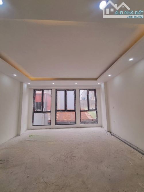 BÁN NHÀ QUỐC TỬ GIÁM. ĐỐNG ĐA. 54M2 4 TẦNG MT 4M GIÁ 17,9 TỶ- PHÂN LÔ- OTO TRÁNH- VĂN - 4