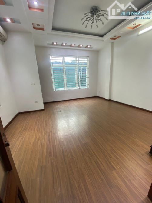 MẶT NGÕ TRẦN QUỐC HOÀN - 15M RA PHỐ - NGÕ ÔTÔ TRÁNH, KINH DOANH MỌI LOẠI HÌNH - GIÁ 19 TỶ - 4