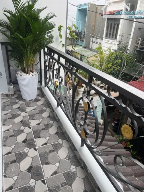 Gò Vấp,Bán nhà mới đẹp, 45m2, full nội thất, sát hẻm xe tải, vuông vức A4, giá chỉ 5.8 tỷ - 5