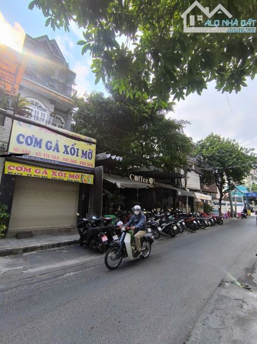 MT Kinh Doanh Nguyễn Văn Khối P. 11; DT: 4X20 CN 79m2: Nhà 1 trệt 3 lầu; GIÁ 11 TỶ TL - 5