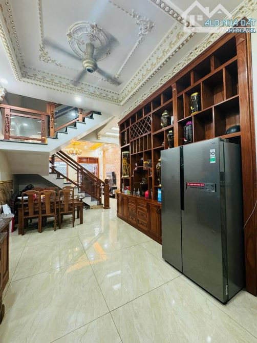 Nhà MT Nguyễn Văn Trỗi : 1 hầm 1 trệt 2 lầu : Dt 5 x 20 full nội thất - Hoàn công - 5