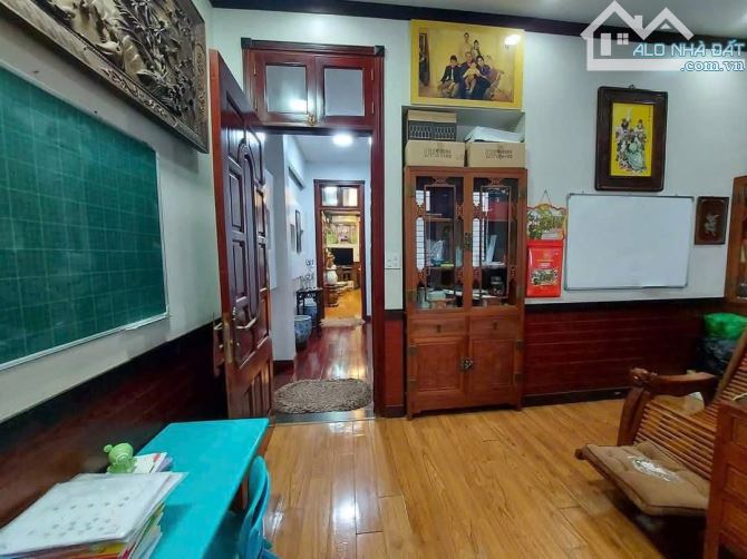 Nhà đẹp ở ngay ô tô đỗ cửa ngày đêm Tân Mai Hoàng Mai. Sổ 85m, 5 tầng MT5m Giá 24 tỷ - 5