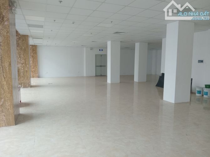 Cần bán Toà nhà Mặt Phố Hoàng Quốc Việt, Cầu Giấy. DT: 510m2 x 10 Tầng, MT 22m. Giá 408 Tỷ - 5
