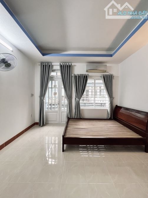 Bán nhà mới xây trung tâm Gò Vấp, 3 tầng, 4PN, gần chợ Xóm Mới, giá chỉ 5.99 Tỷ - 6