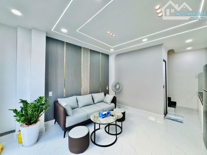 BẠCH ĐẰNG P24 Bình thạnh - 25m2- 5 TẦNG - 3 pn - giá 4,95 ttr - 6