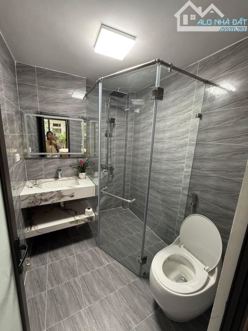 Bán nhà Nguyên Lân, Diện tích 32/38m x 5 tầng, mặt tiền 4m, giá 10.2 tỷ - 6