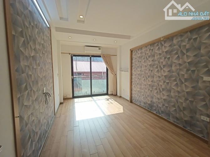 Chỉ còn căn duy nhất 30m2 5 tầng full nội thất Nguyễn Chính - Tân Mai chỉ 5.75 tỷ - 8