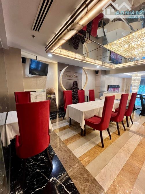 Bán khách sạn 5 sao phố Cổ Hoàn Kiếm Đẳng Cấp, Hầm, Kinh doanh đỉnh, DT 340m² Giá 331 tỷ