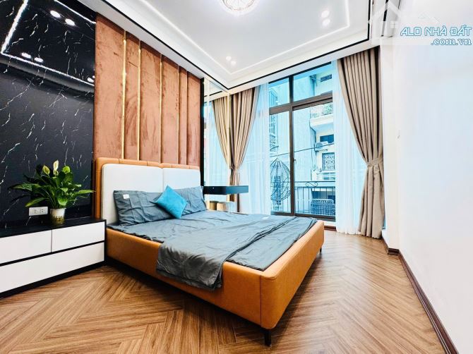 Hiếm nhà Thanh Xuân 39m2 Ô TÔ ĐỖ CỬA - gần phố chỉ nhỉnh 8 tỷ - 8