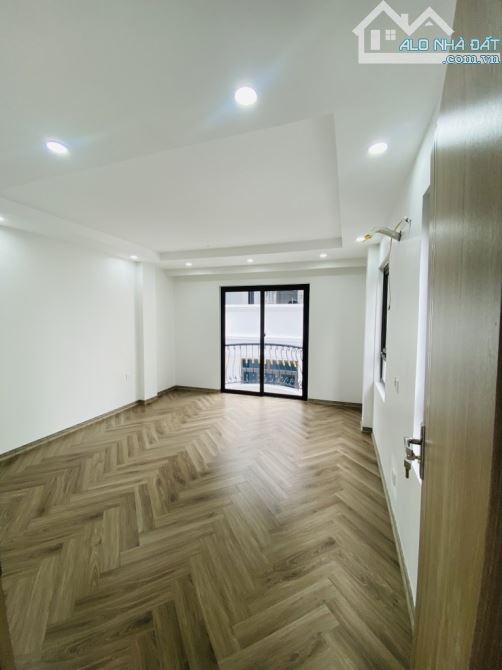 Bán nhà 6 tầng thang máy – lô góc – ô tô đỗ cửa – Dt 45m2 – mt 4,2m - Giá hơn 7 tỷ - 8
