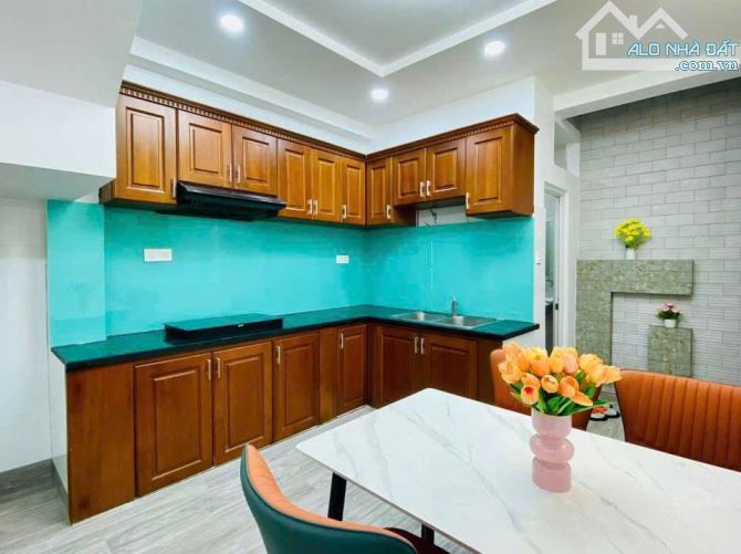Chuyển công tác bán căn nhà Nguyễn Thái Học, P1, Bình Thạnh, DT 65m2,giá 2 tỷ 5 SHR - 8