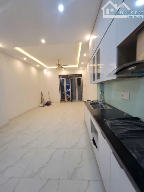 Chùa Bộc, hiếm nhà bán, ngõ thông, 10m ra ô tô, 36m2, chào 9 tỷ 650 - 8