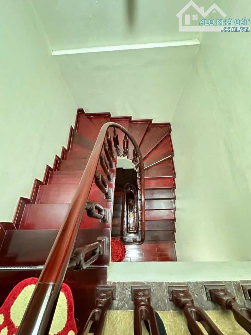 Nhà đẹp ở ngay ô tô đỗ cửa ngày đêm Tân Mai Hoàng Mai. Sổ 85m, 5 tầng MT5m Giá 24 tỷ - 8