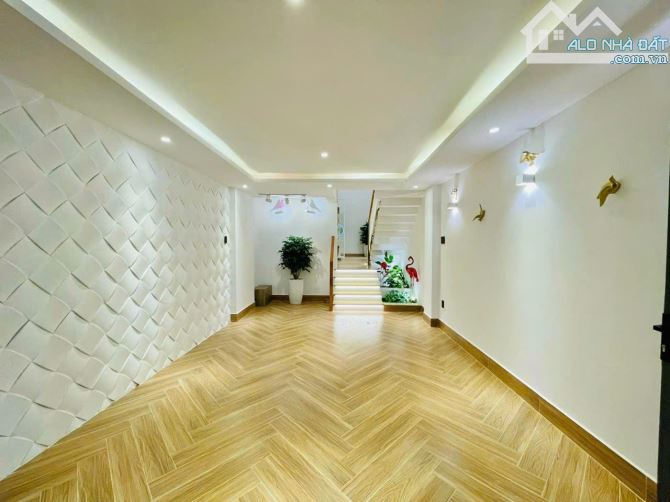 Chủ định cư nước ngoài bán gấp! Nguyễn Văn Khối, P8, Q.Gò Vấp. Giá 3tỷ280tr. DT: 80m2. SHR - 9