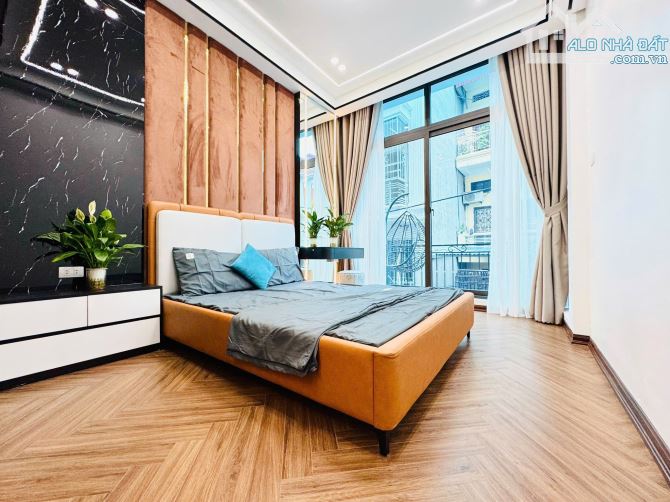 Hiếm nhà Thanh Xuân 39m2 Ô TÔ ĐỖ CỬA - gần phố chỉ nhỉnh 8 tỷ - 9